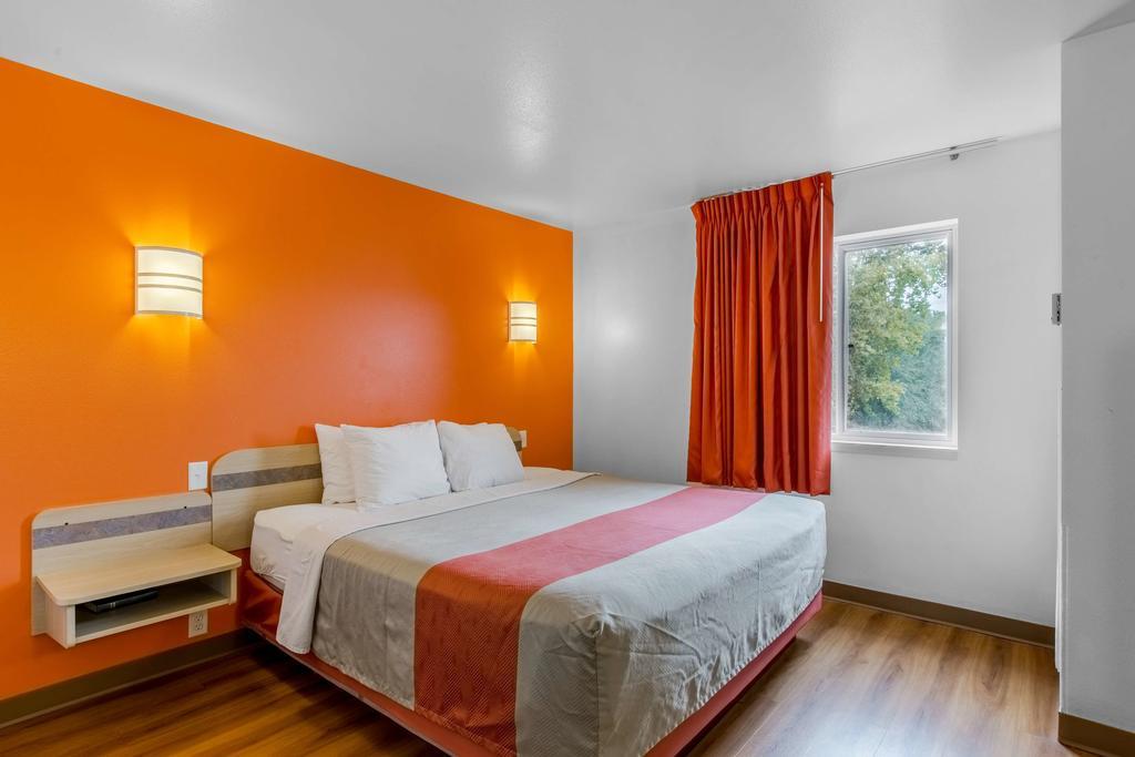 Motel 6-Baraboo, Wi - Lake Delton-Wisconsin Dells Eksteriør bilde
